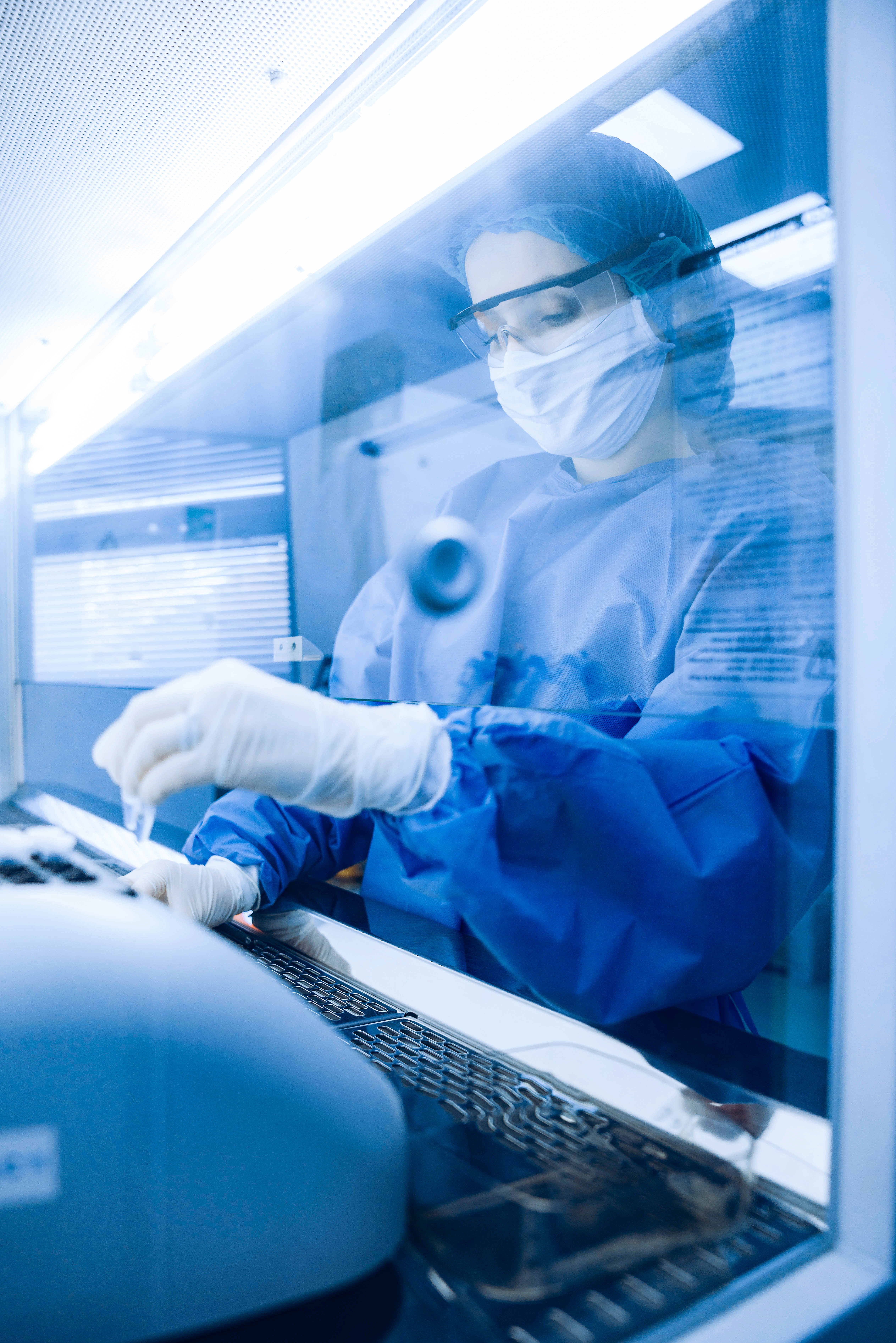 Echipă medicală profesionistă într-o clinică modernă MedExpert